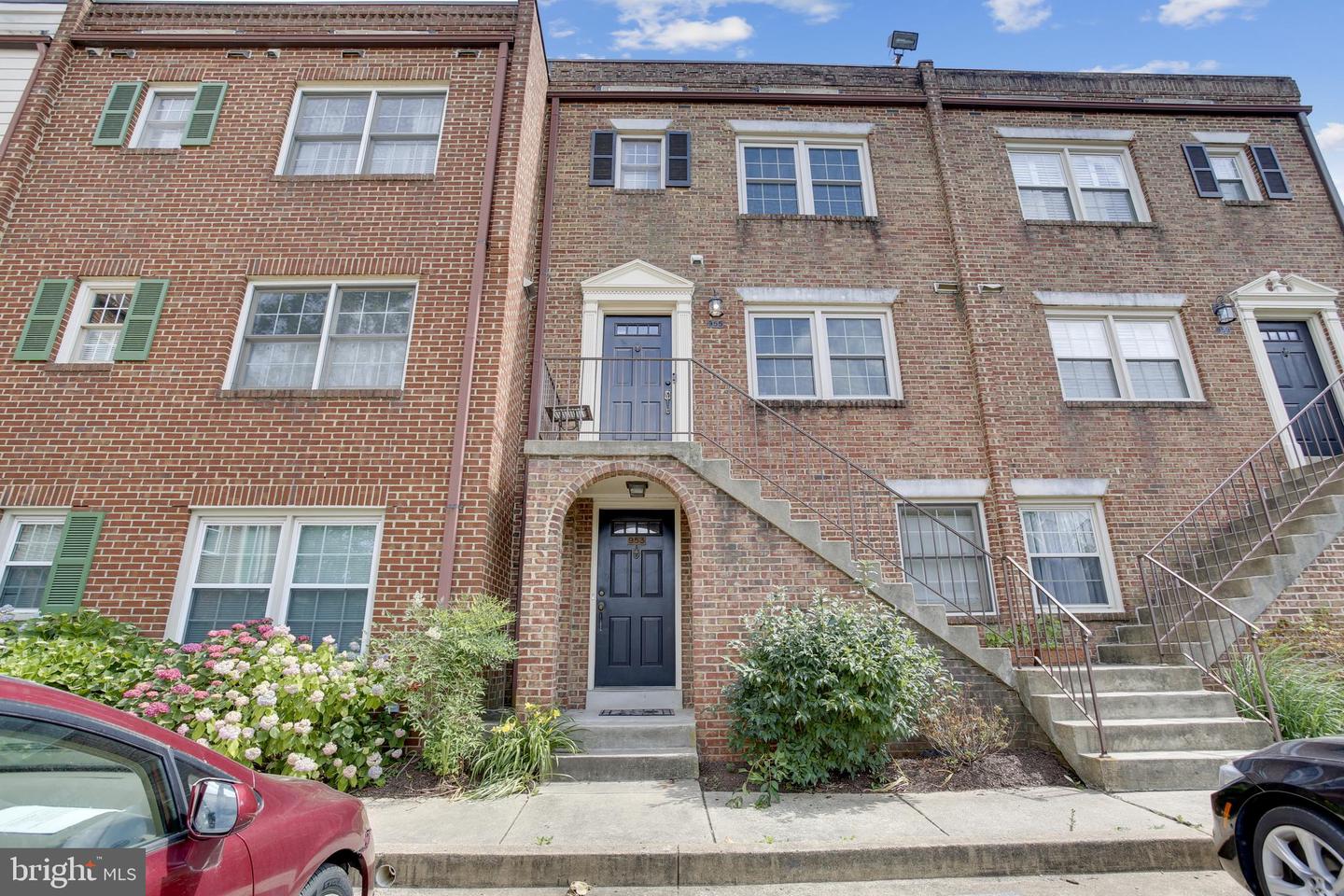 953 S Scott Street #1