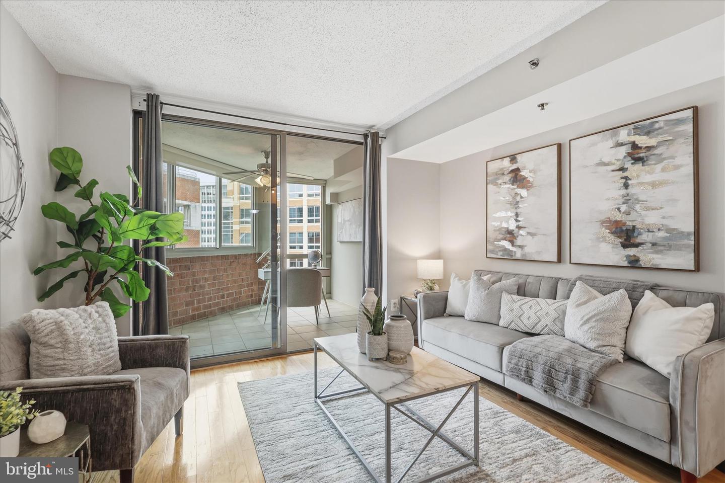 1001 N Vermont Street #804