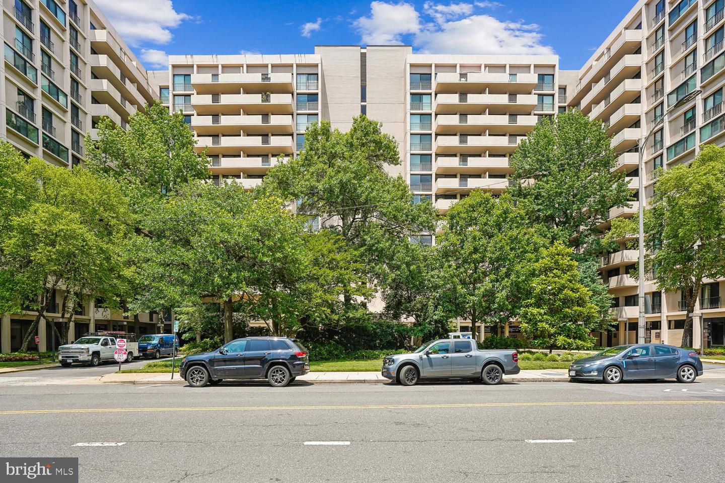 4141 N Henderson Road #904