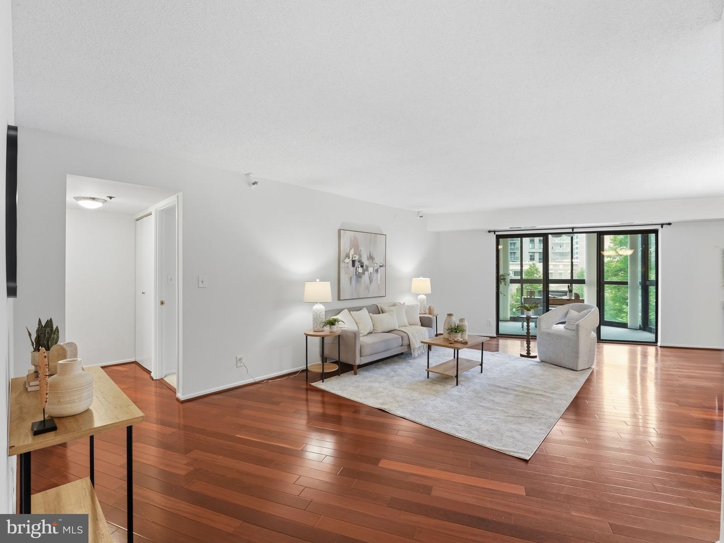 1600 N Oak Street #732