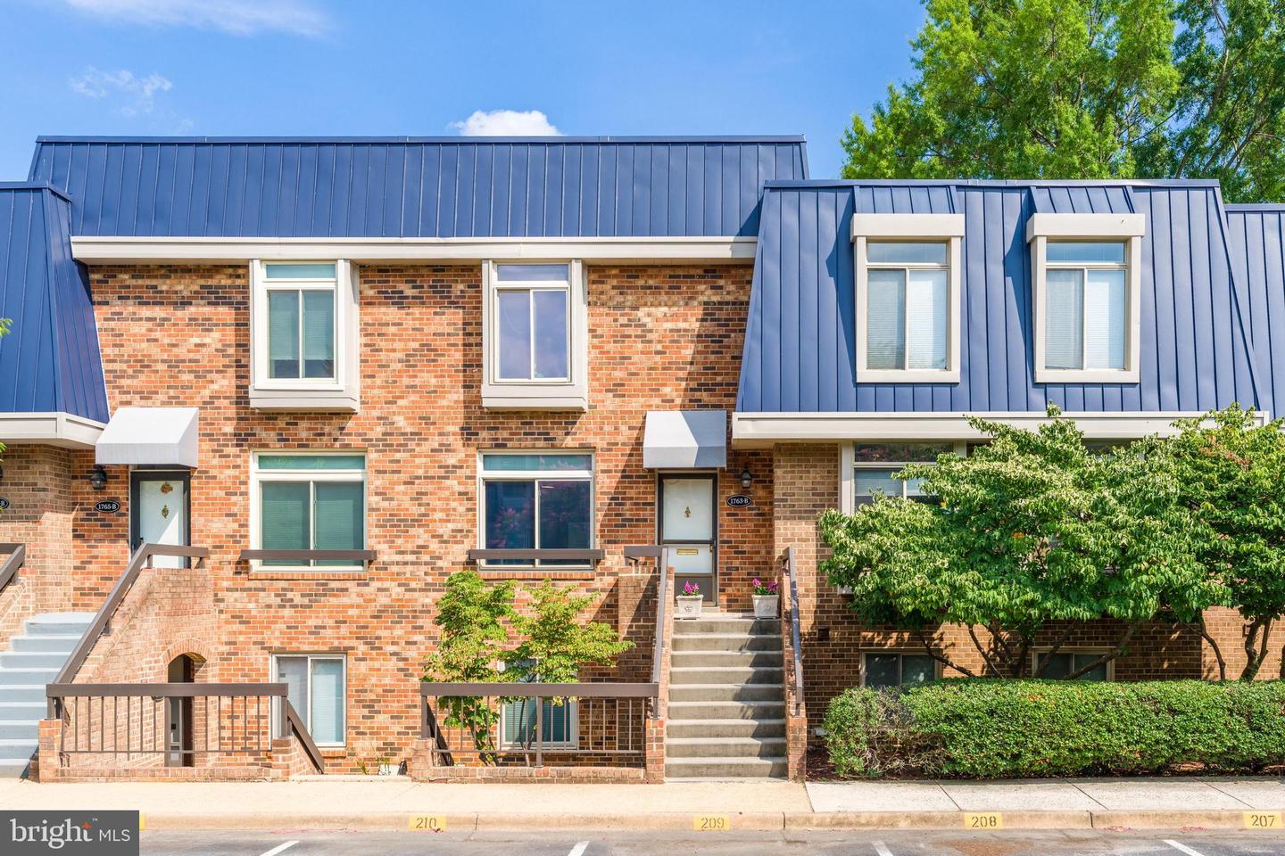 1763 S Hayes Street #2