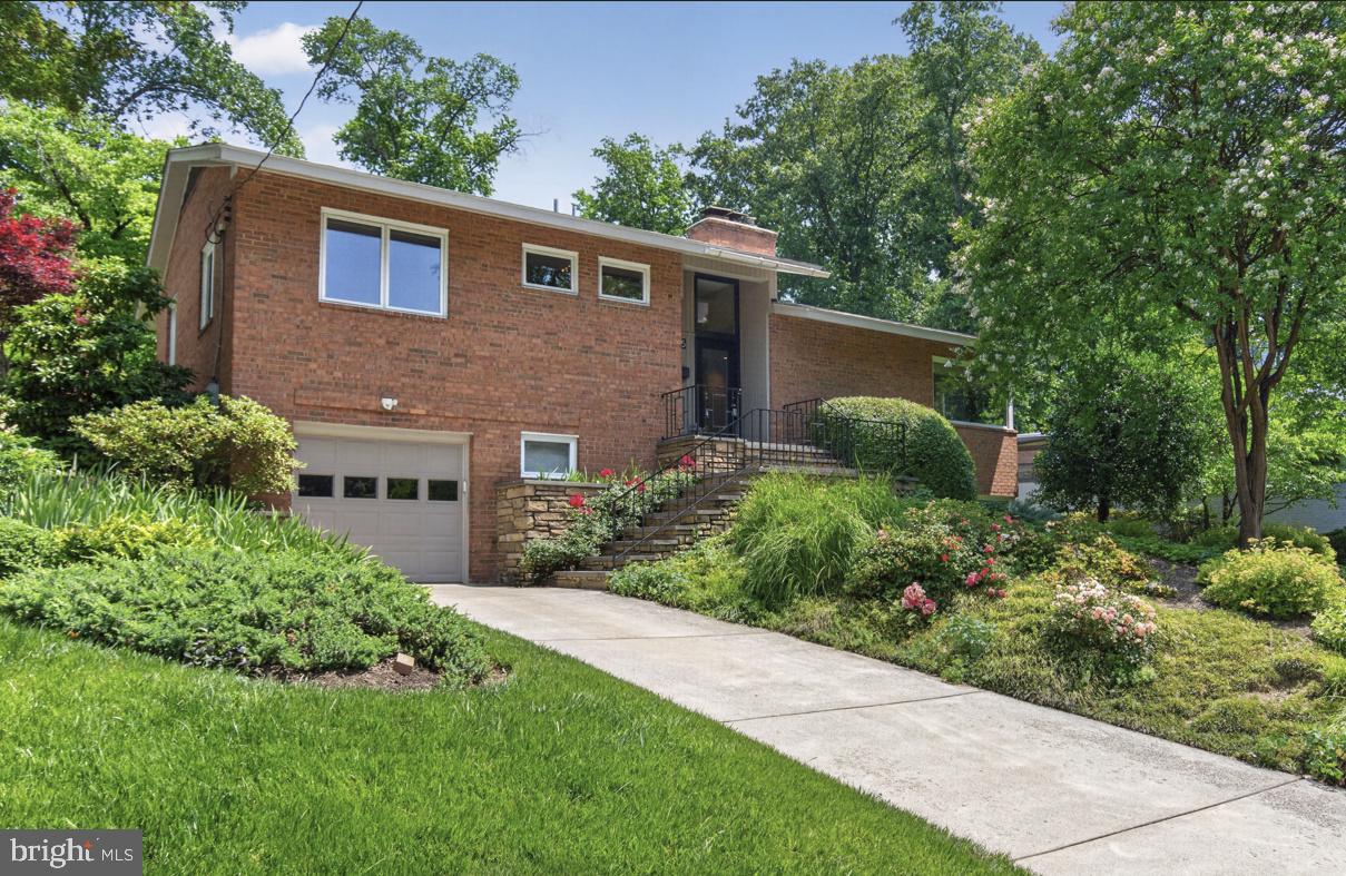 4025 24th Road N, Arlington