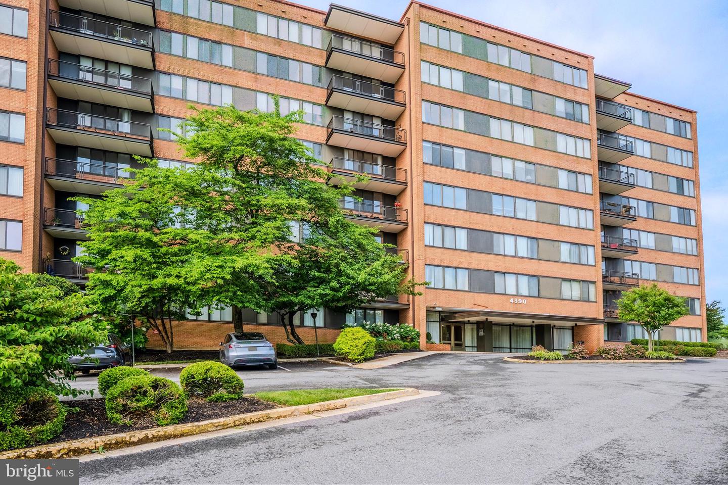 4390 Lorcom Lane #102