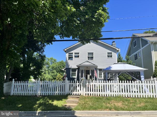 2637 N Greenbrier Street