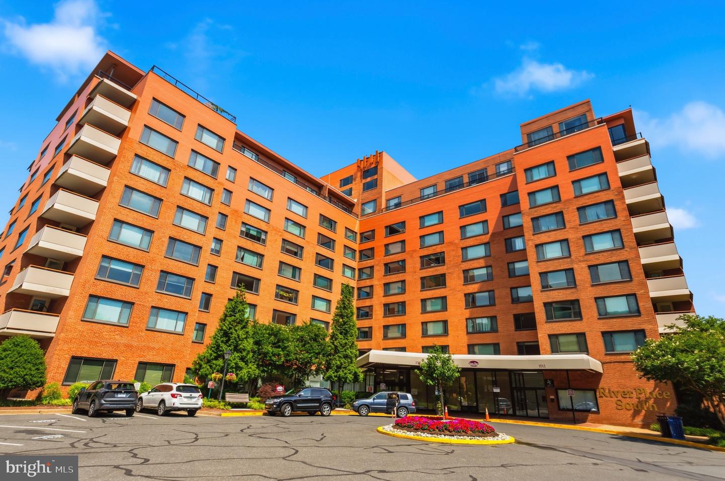 1011 Arlington Boulevard #707