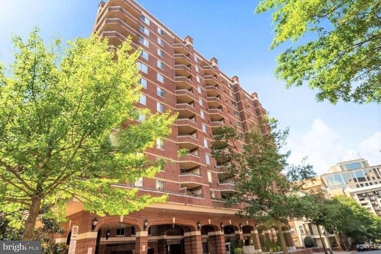 1276 N Wayne Street #1000