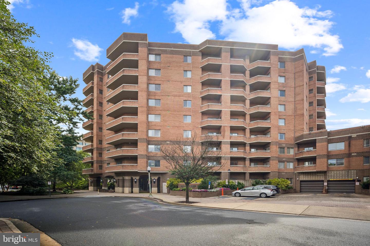 1050 N Stuart Street #411