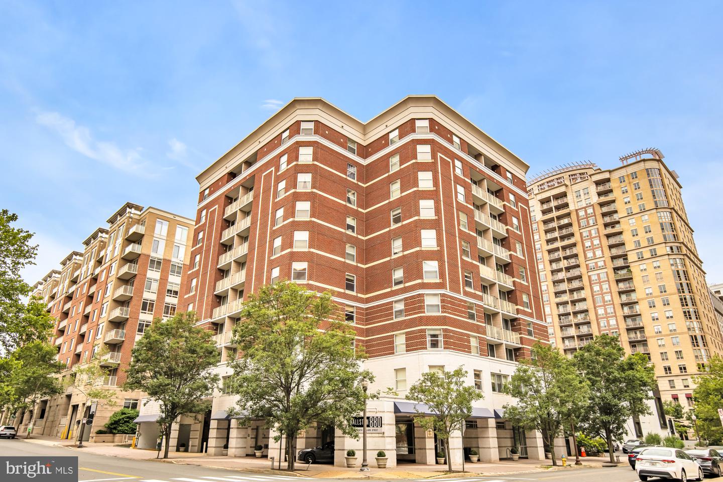 880 N Pollard Street #801