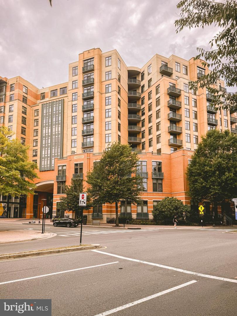 2720 S Arlington Mill Drive #509