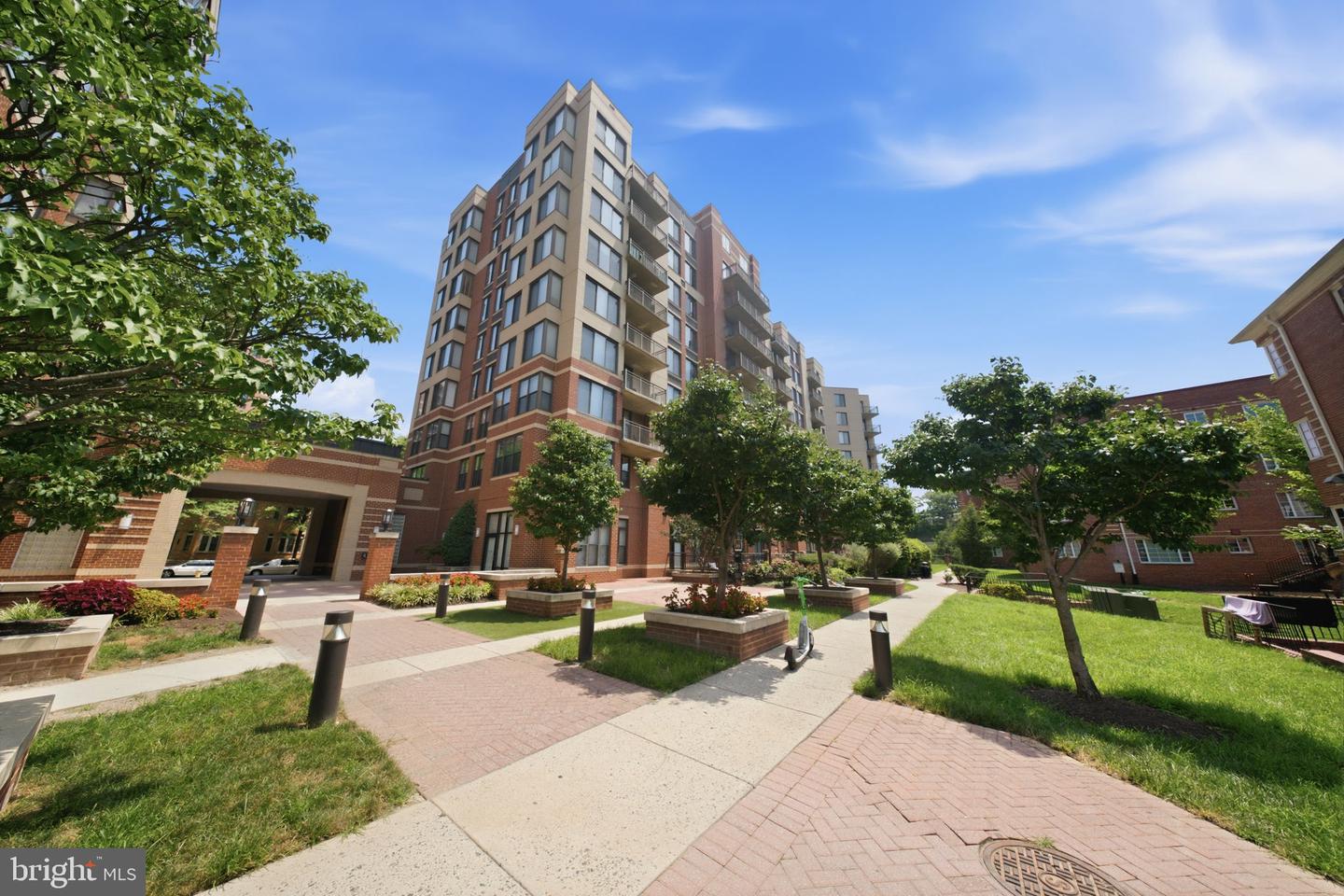 2220 Fairfax Drive #801