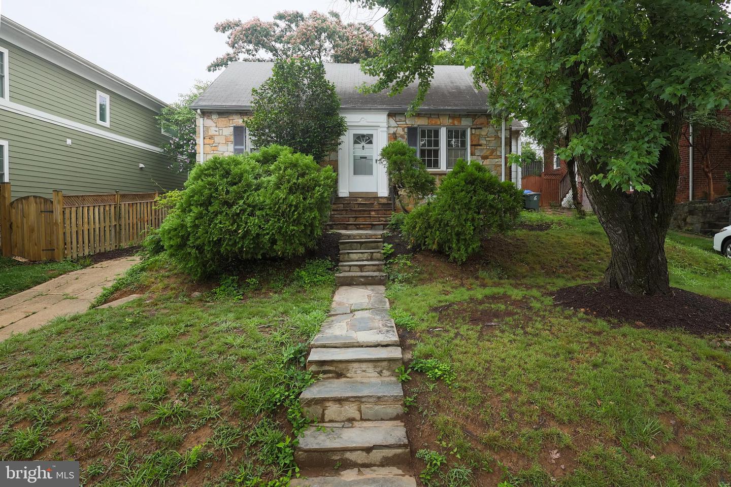 4827 16th Road N