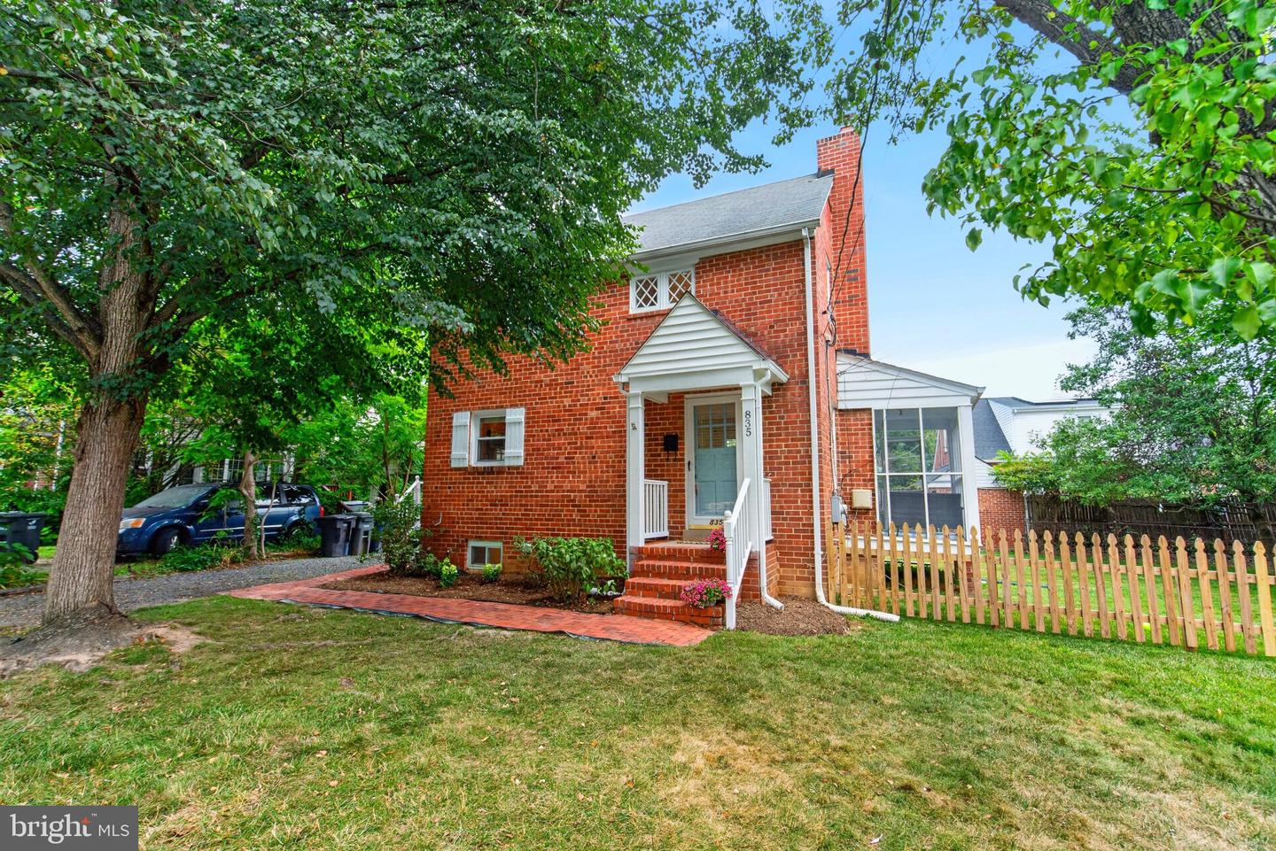 835 N Buchanan Street