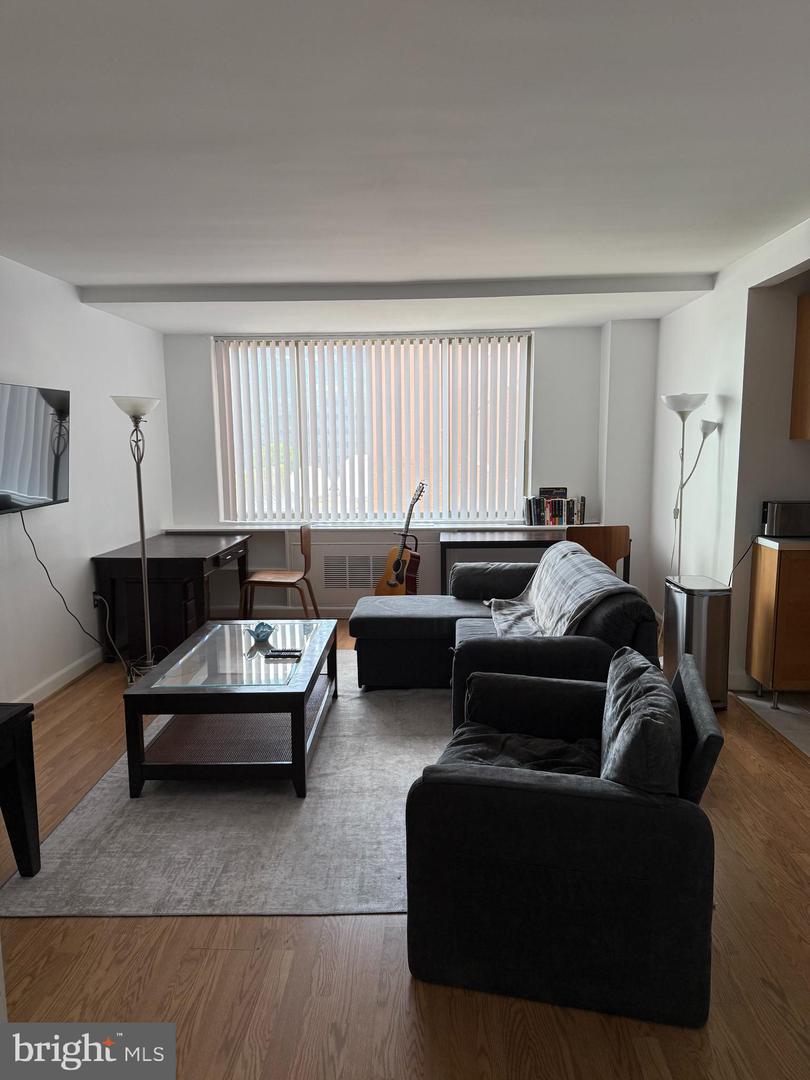 1121 Arlington Boulevard #825