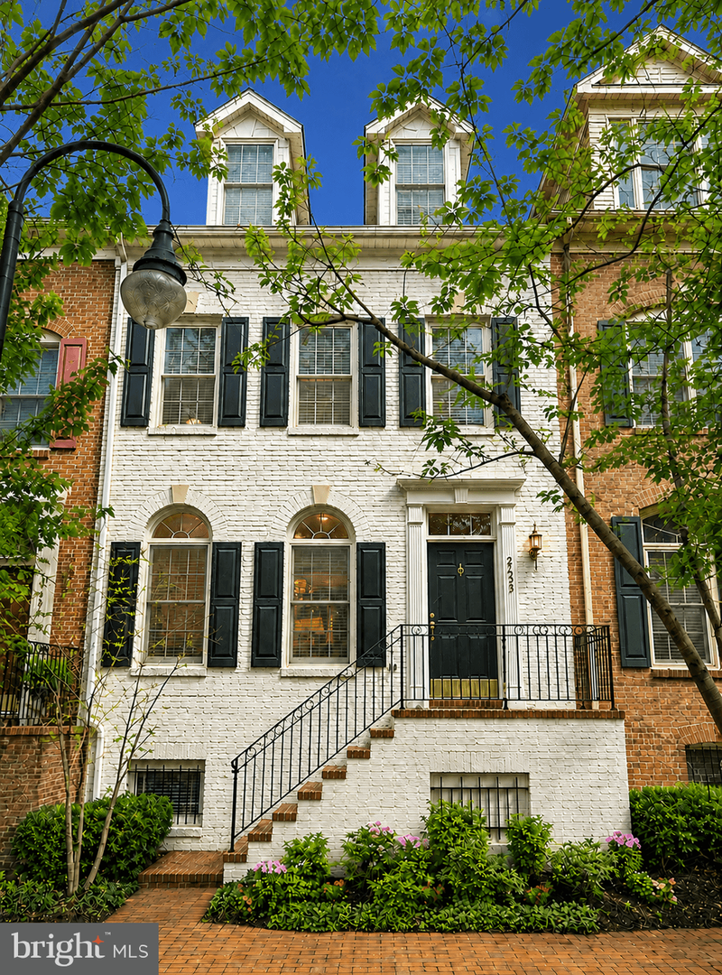 2435 13th Court N