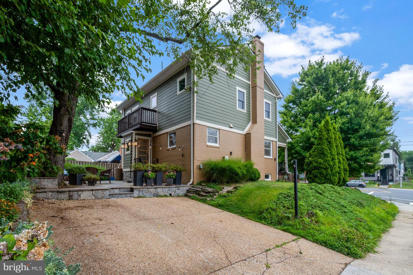 2000 N George Mason Drive