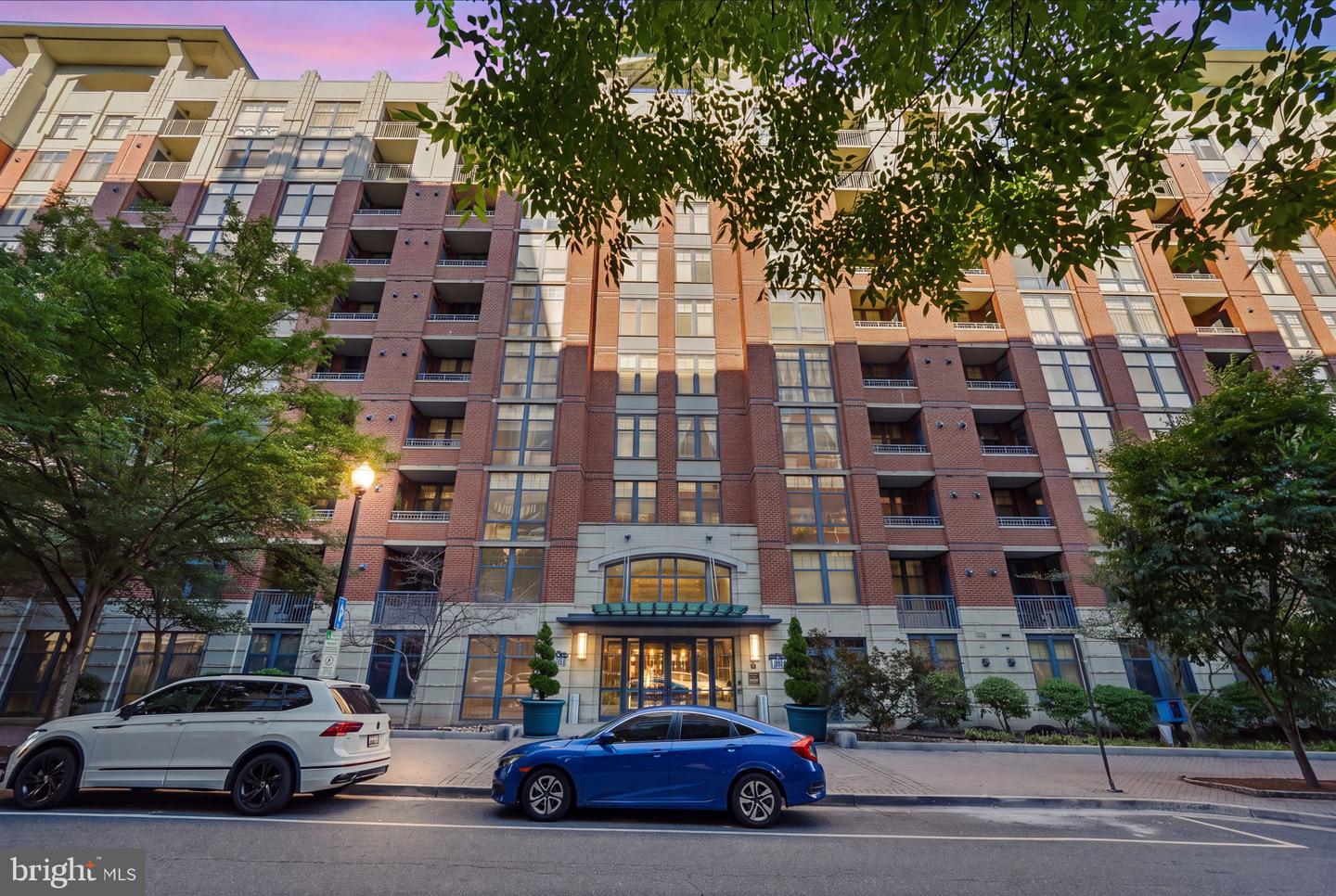 1021 N Garfield Street #735
