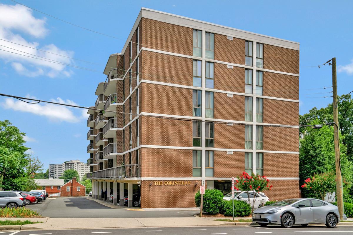 1401 N Rhodes Street #301