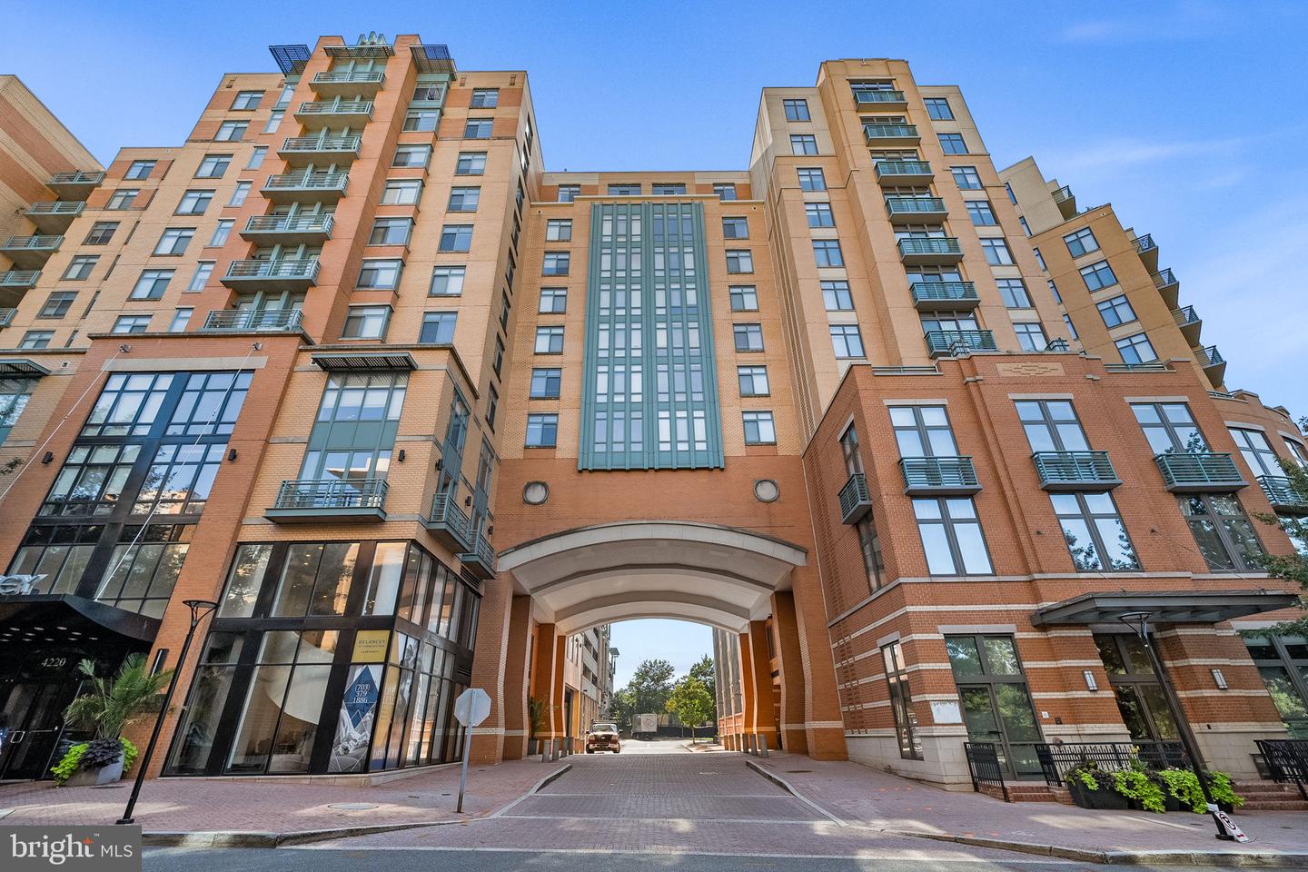 2720 S Arlington Mill Drive #914