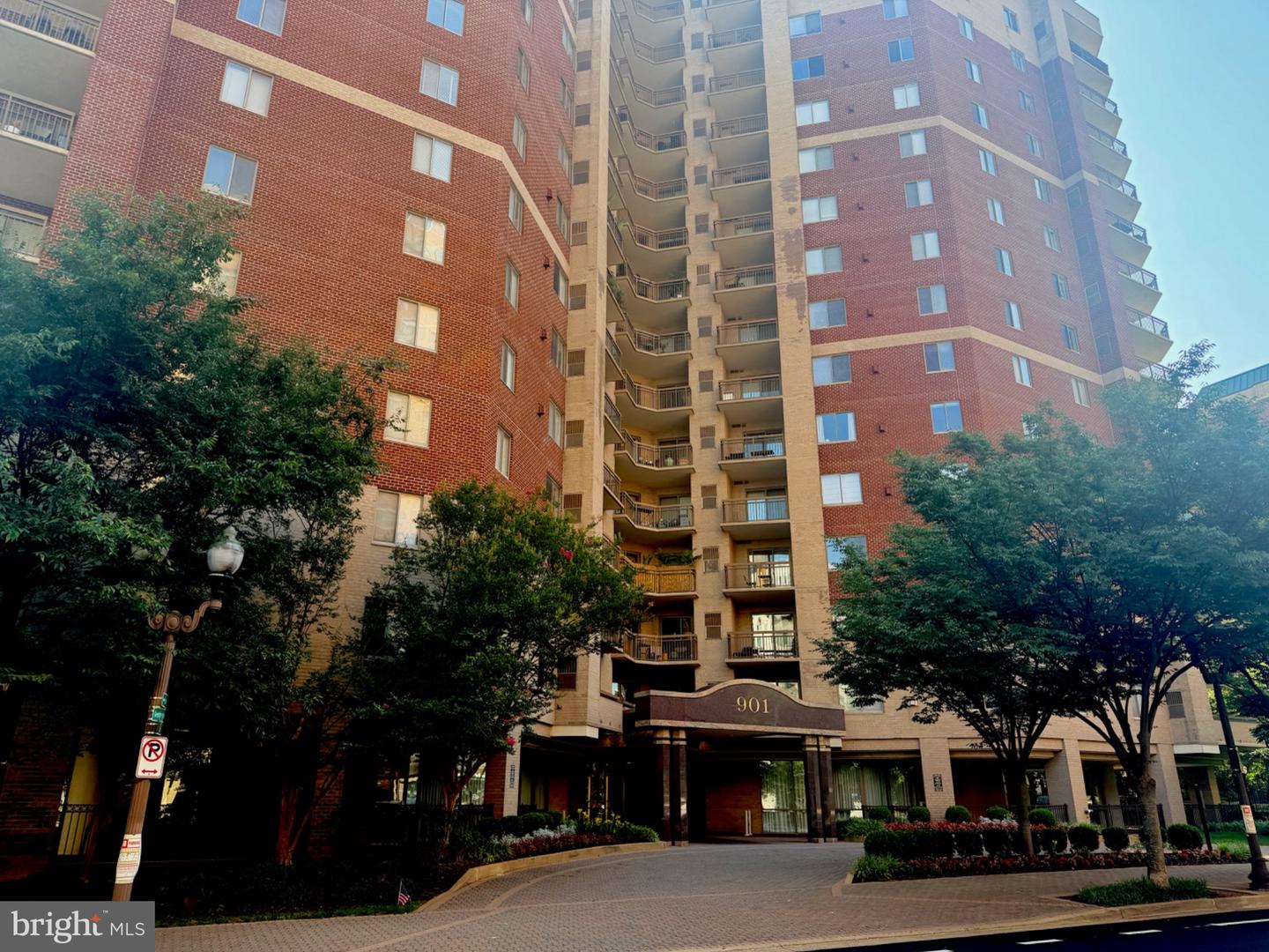 901 N Monroe Street #402