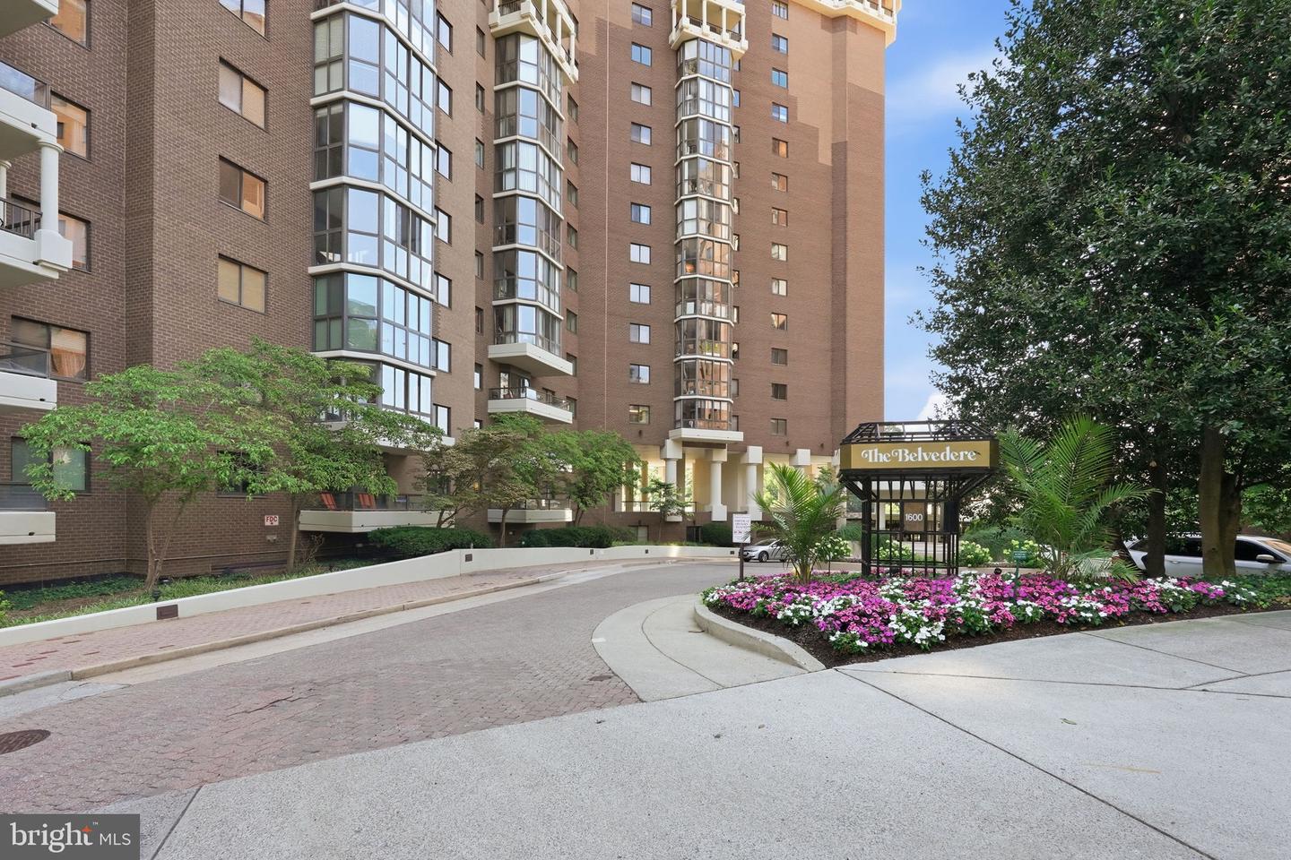 1600 N Oak Street #1604