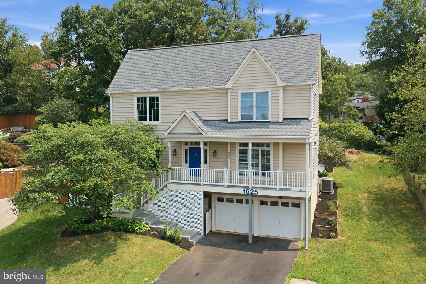 1625 S Taylor Street, Arlington