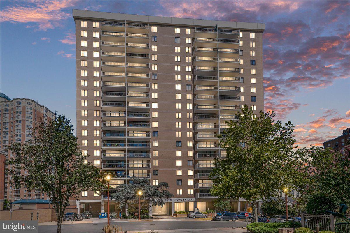 3800 Fairfax Drive #102