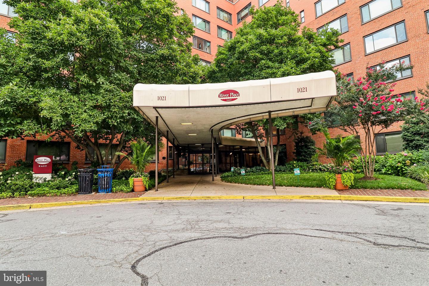 1021 Arlington Boulevard #834
