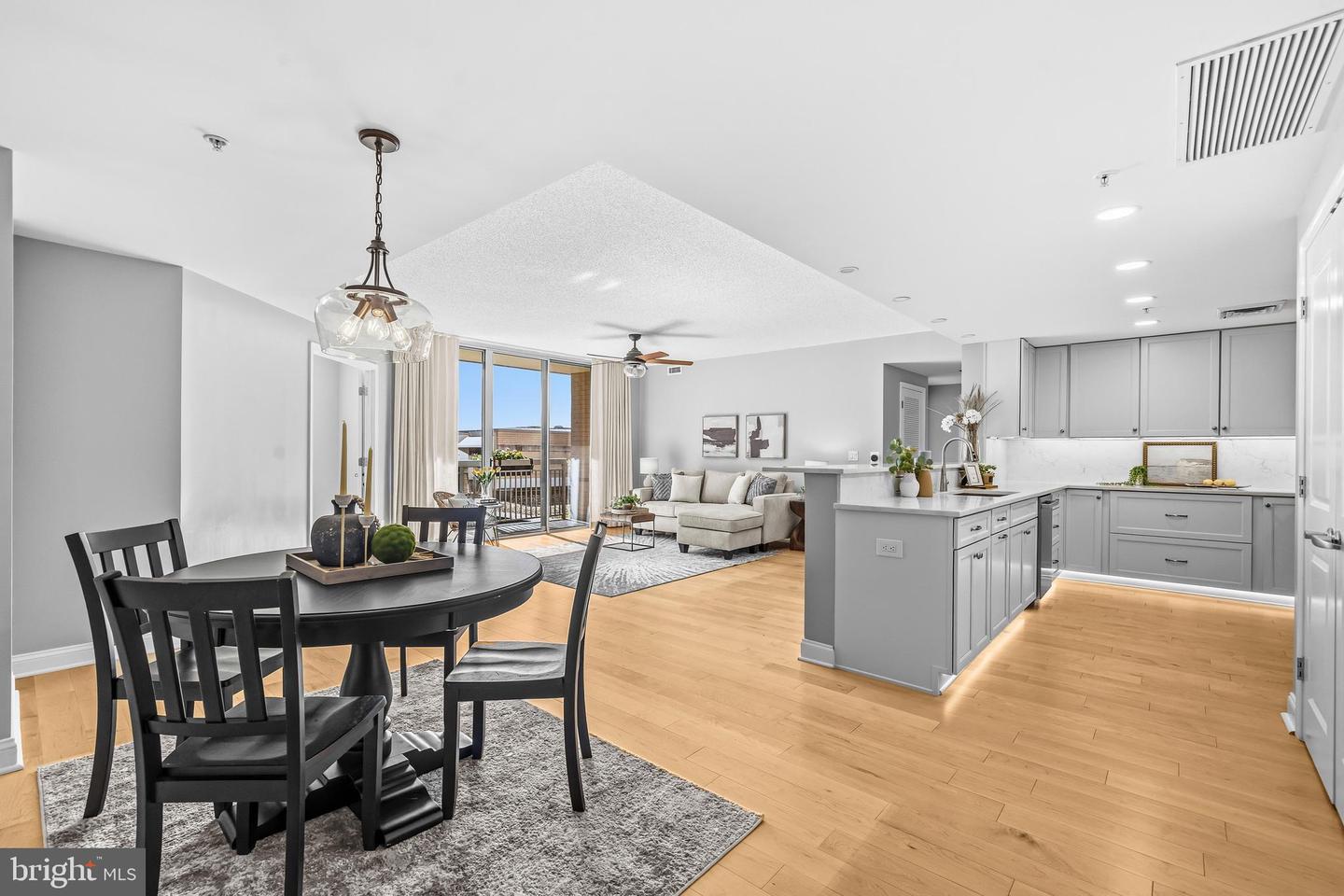 1020 N Highland Street #524