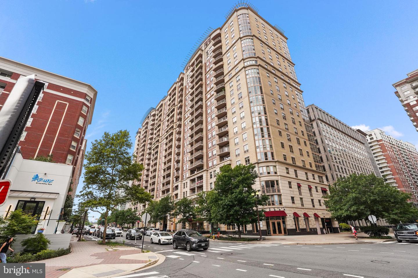 888 N Quincy Street #1411