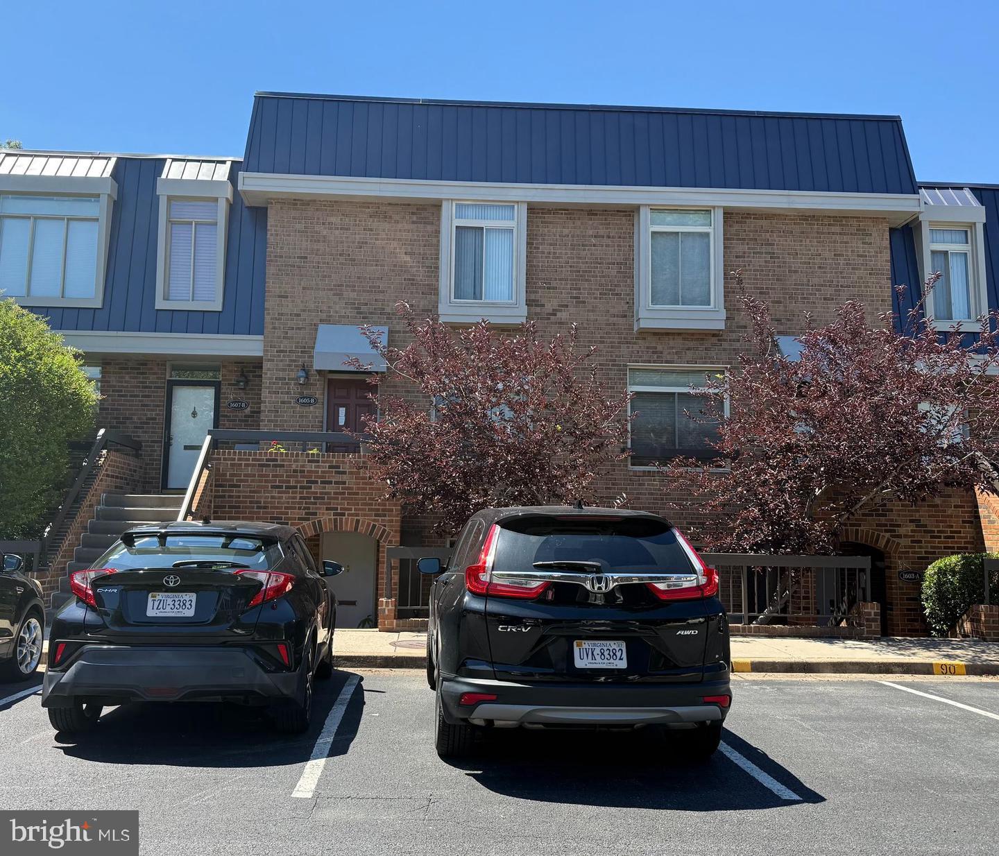 1605 S Hayes Street #1