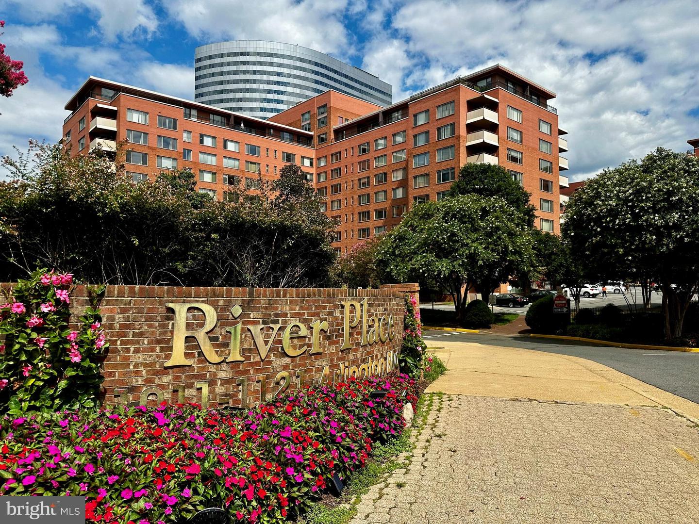 1121 Arlington Boulevard #139