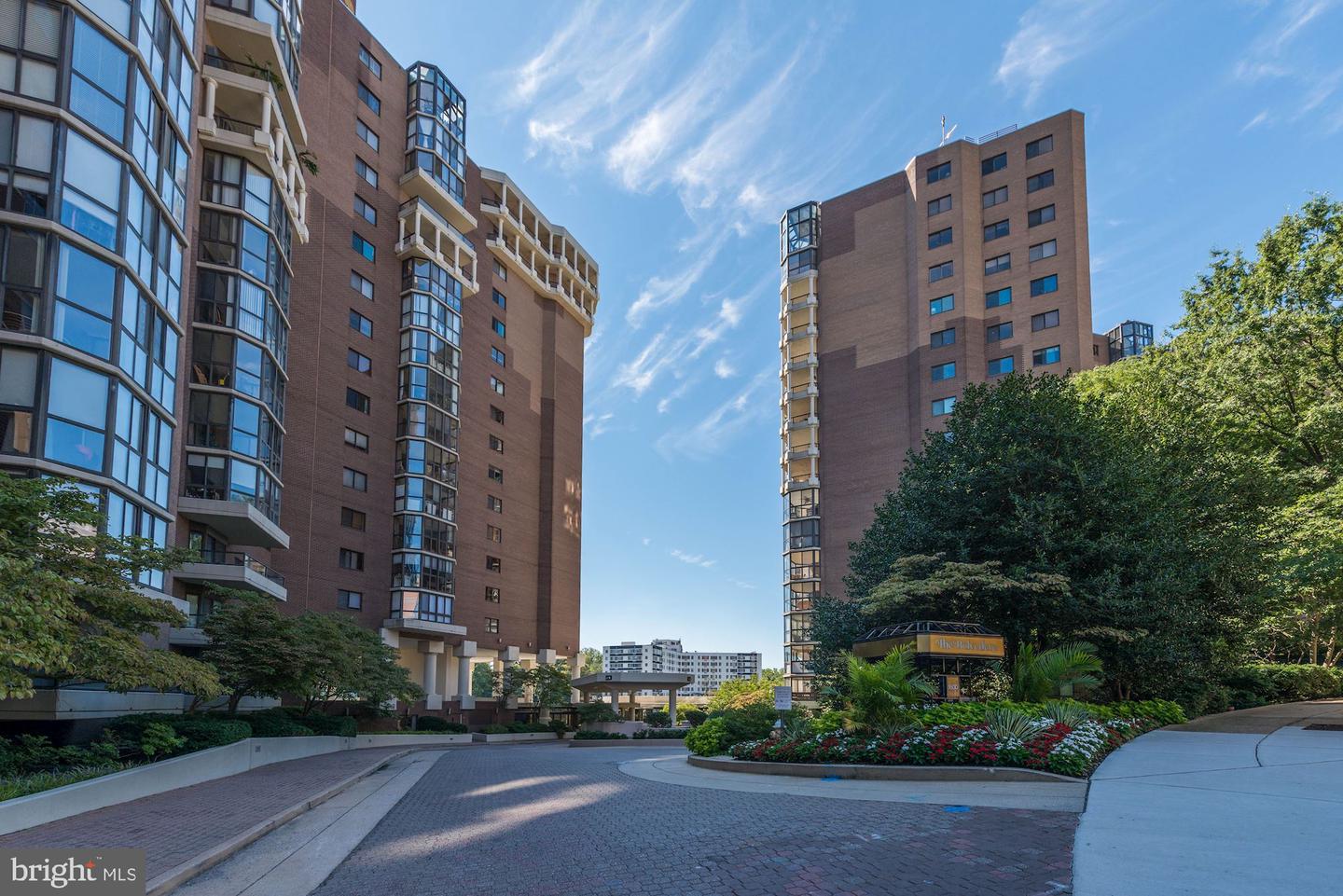 1600 N Oak Street #618