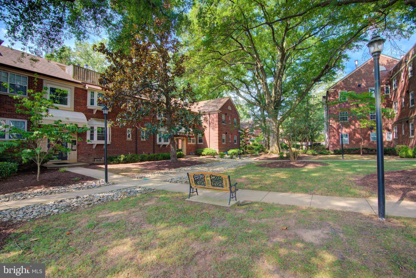 2102 N Scott Street #109