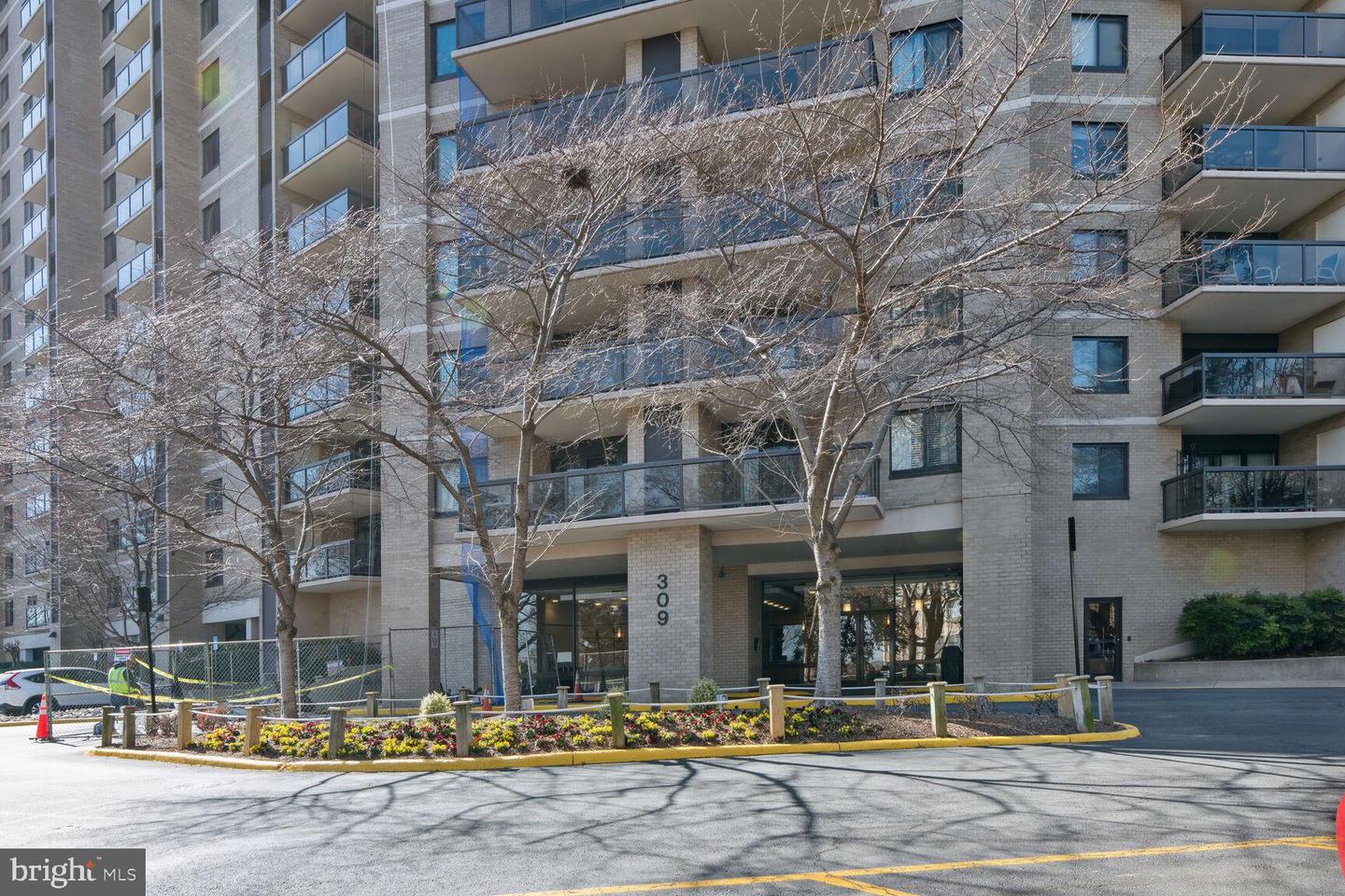 309 Yoakum Parkway #1118, Alexandria