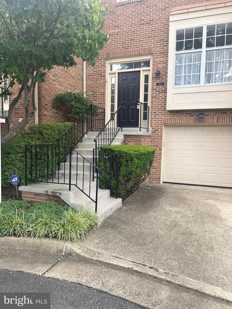 306 Cloudes Mill Way, Alexandria