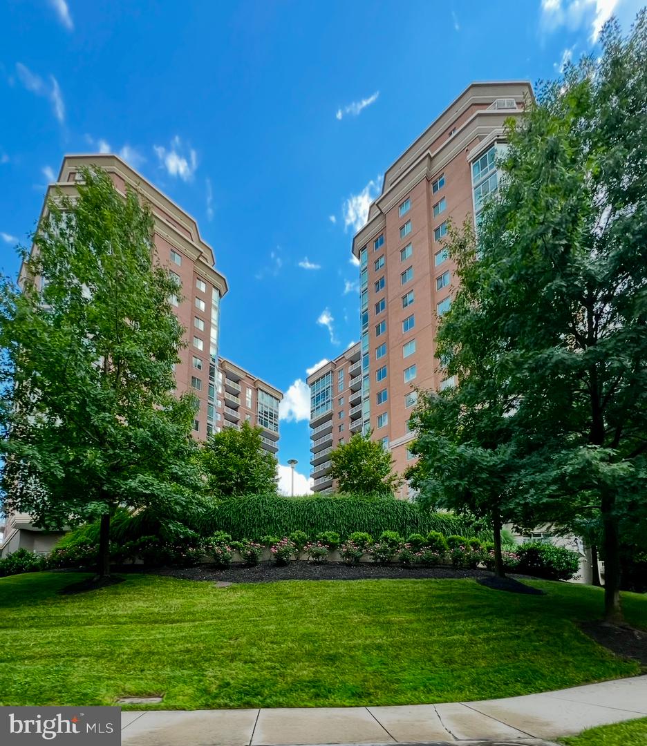 3101 N Hampton Drive #814, Alexandria