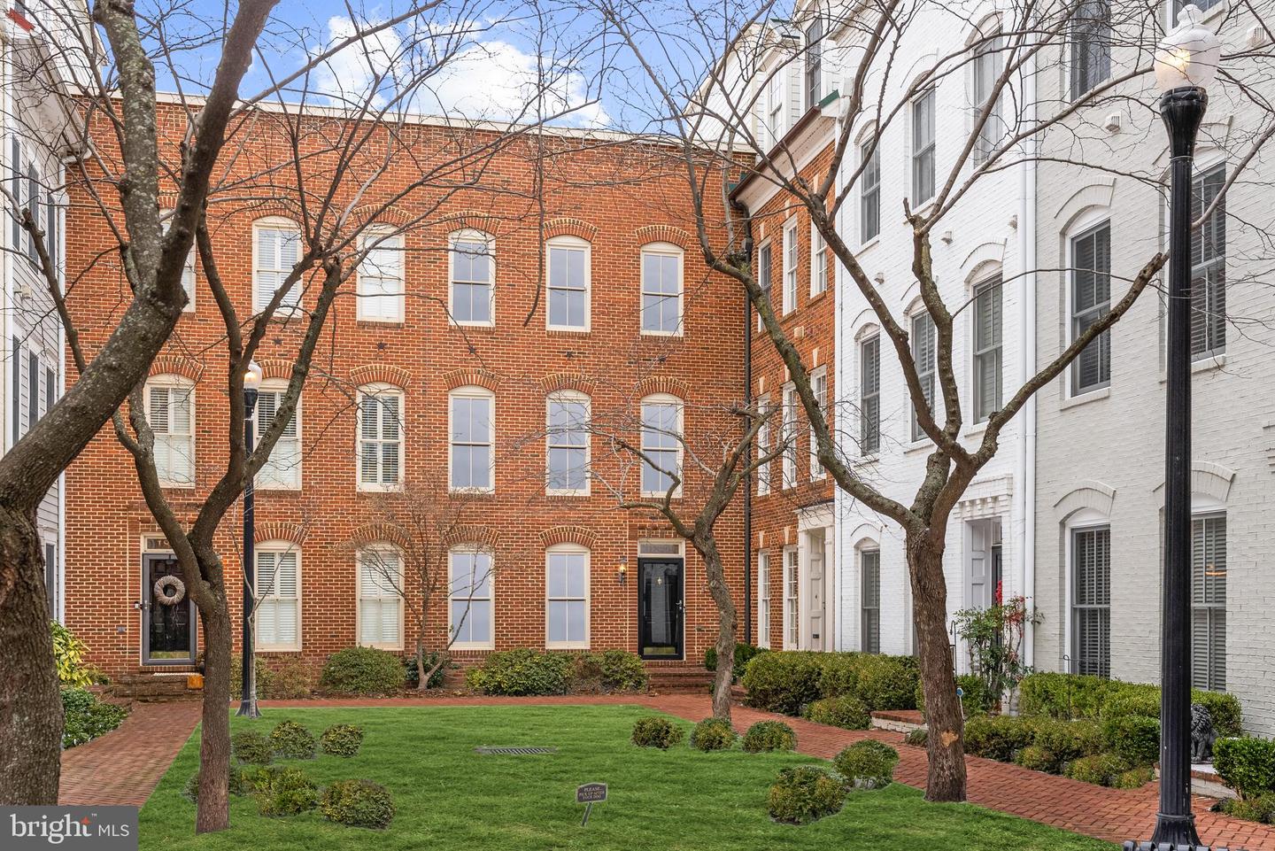 1826 Potomac Greens Drive, Alexandria