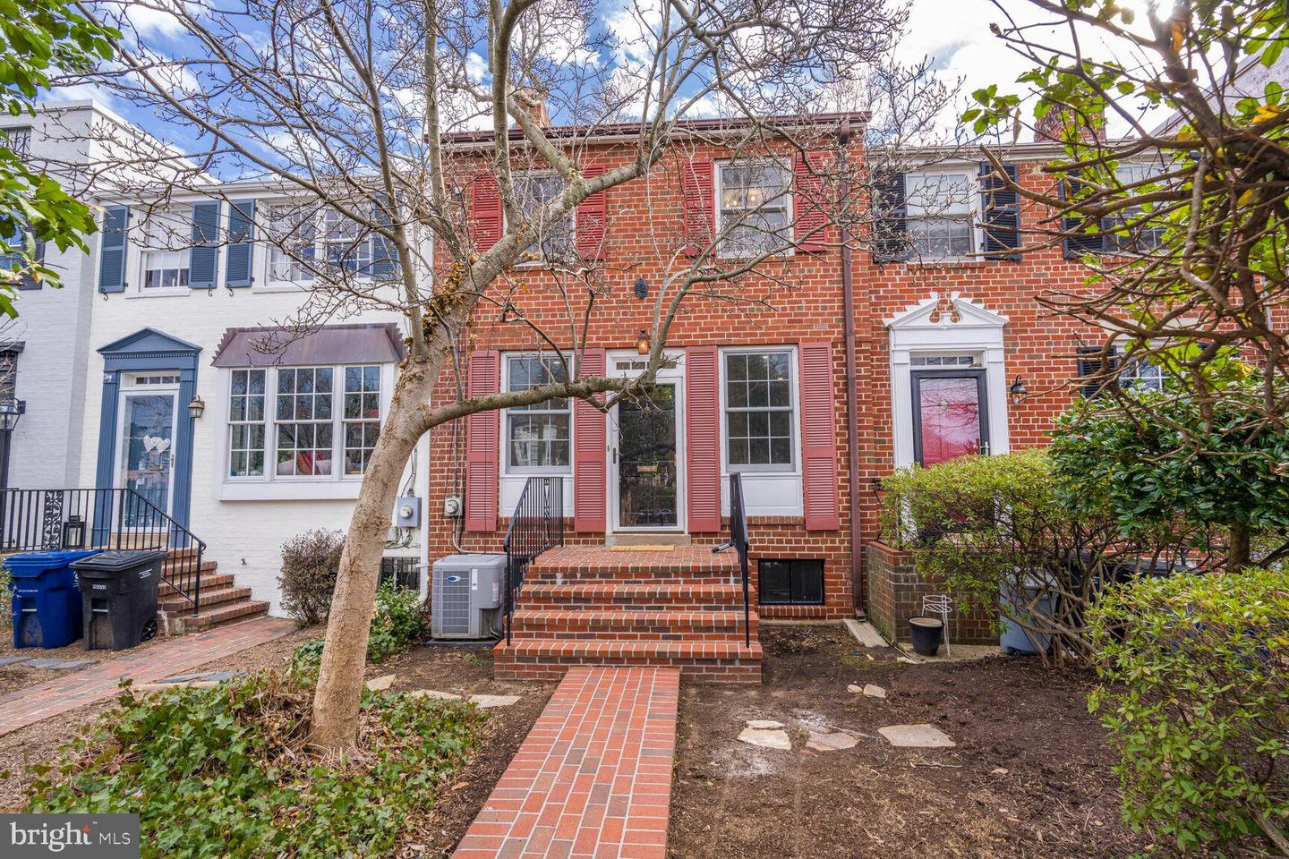 826 S Royal Street, Alexandria