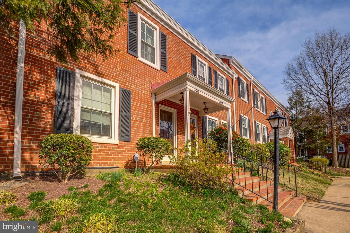 4911 29th Road S, Arlington