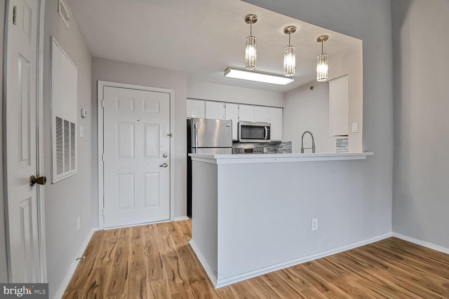 3307 Wyndham Circle #4163, Alexandria