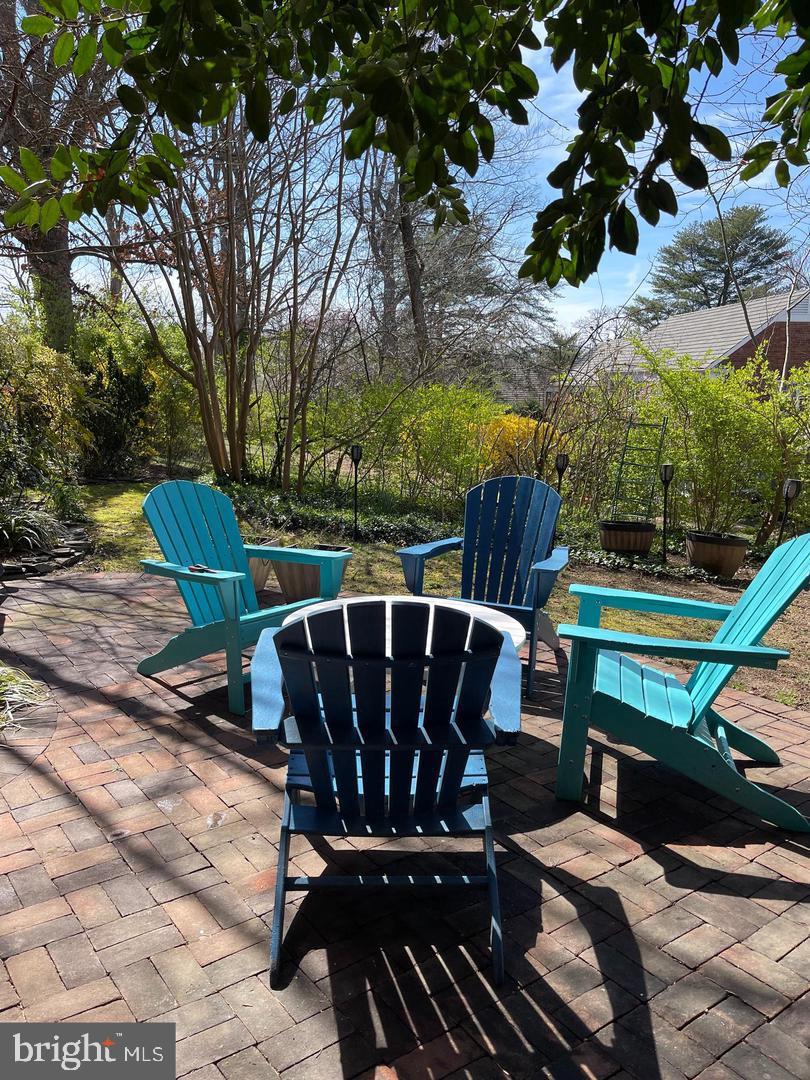 3222 Wellington Road, Alexandria