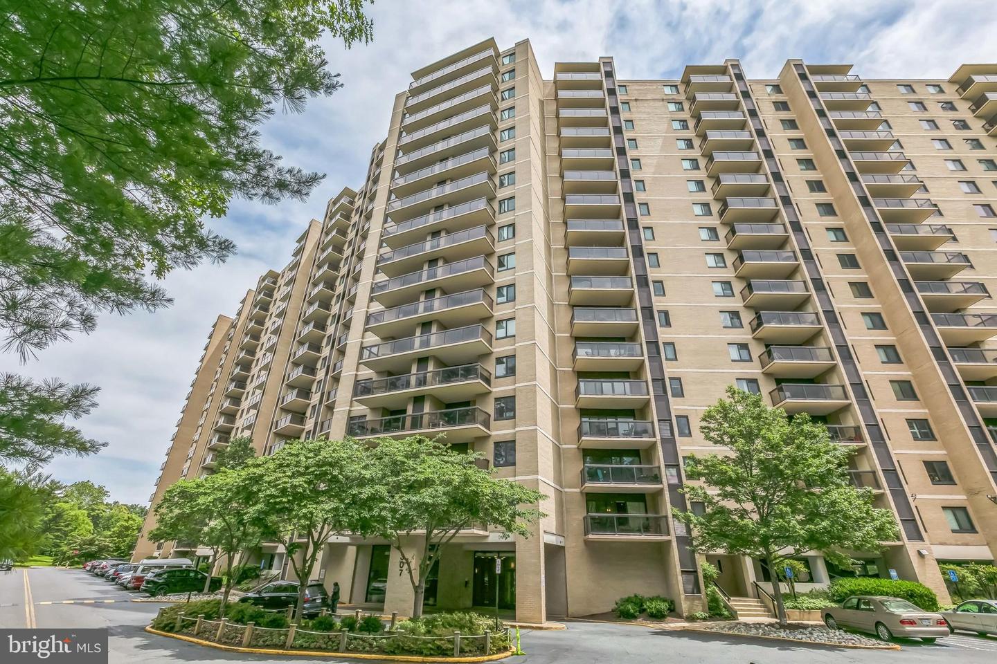 307 Yoakum Parkway #1620, Alexandria