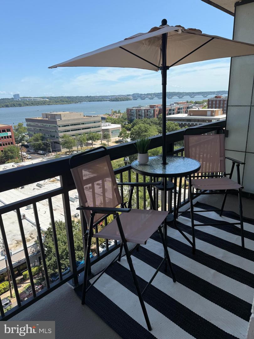 801 N Pitt Street N #1206, Alexandria