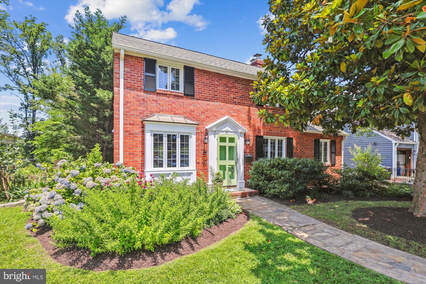 711 N Overlook Drive, Alexandria