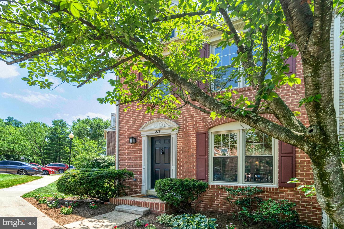212 Ellsworth Street, Alexandria