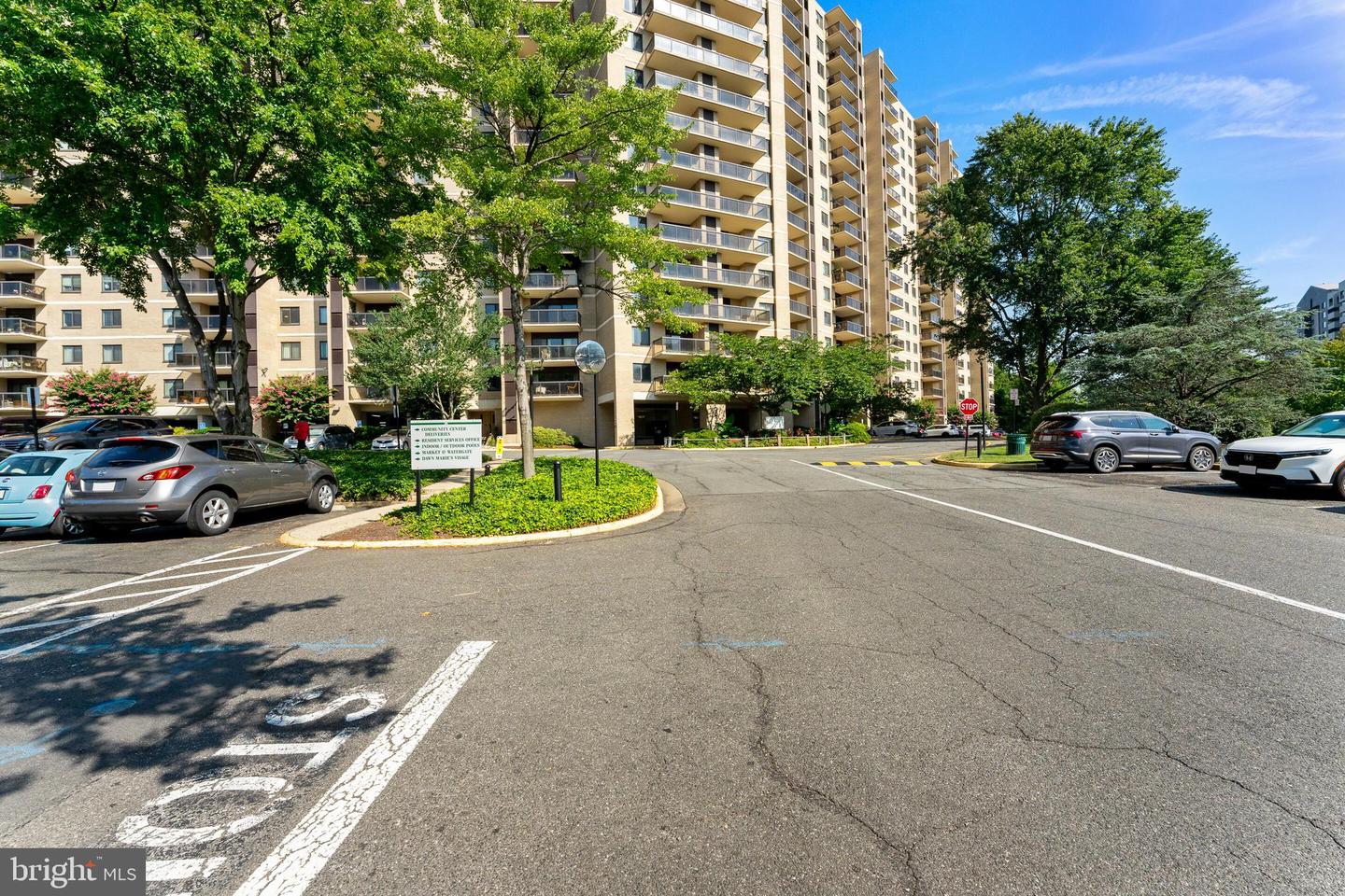 203 Yoakum Parkway #618, Alexandria
