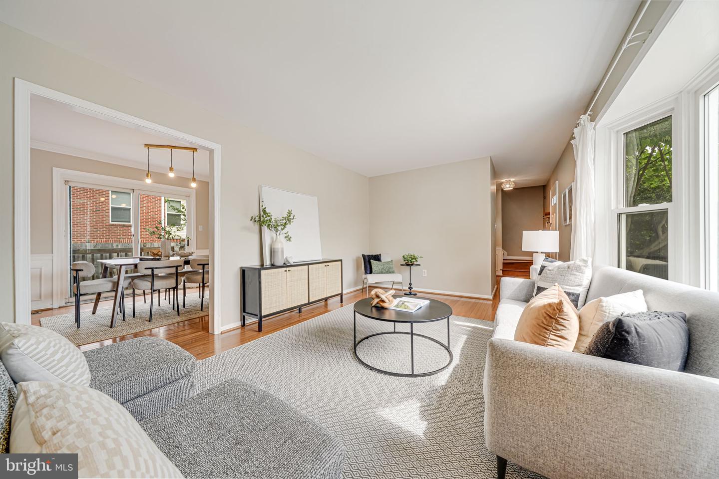 2702 Kenwood Avenue, Alexandria
