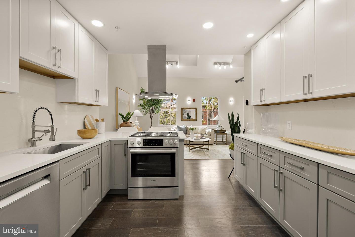 1225 King Street #300, Alexandria