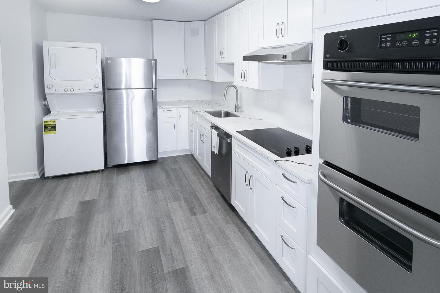 307 Yoakum Parkway #1024