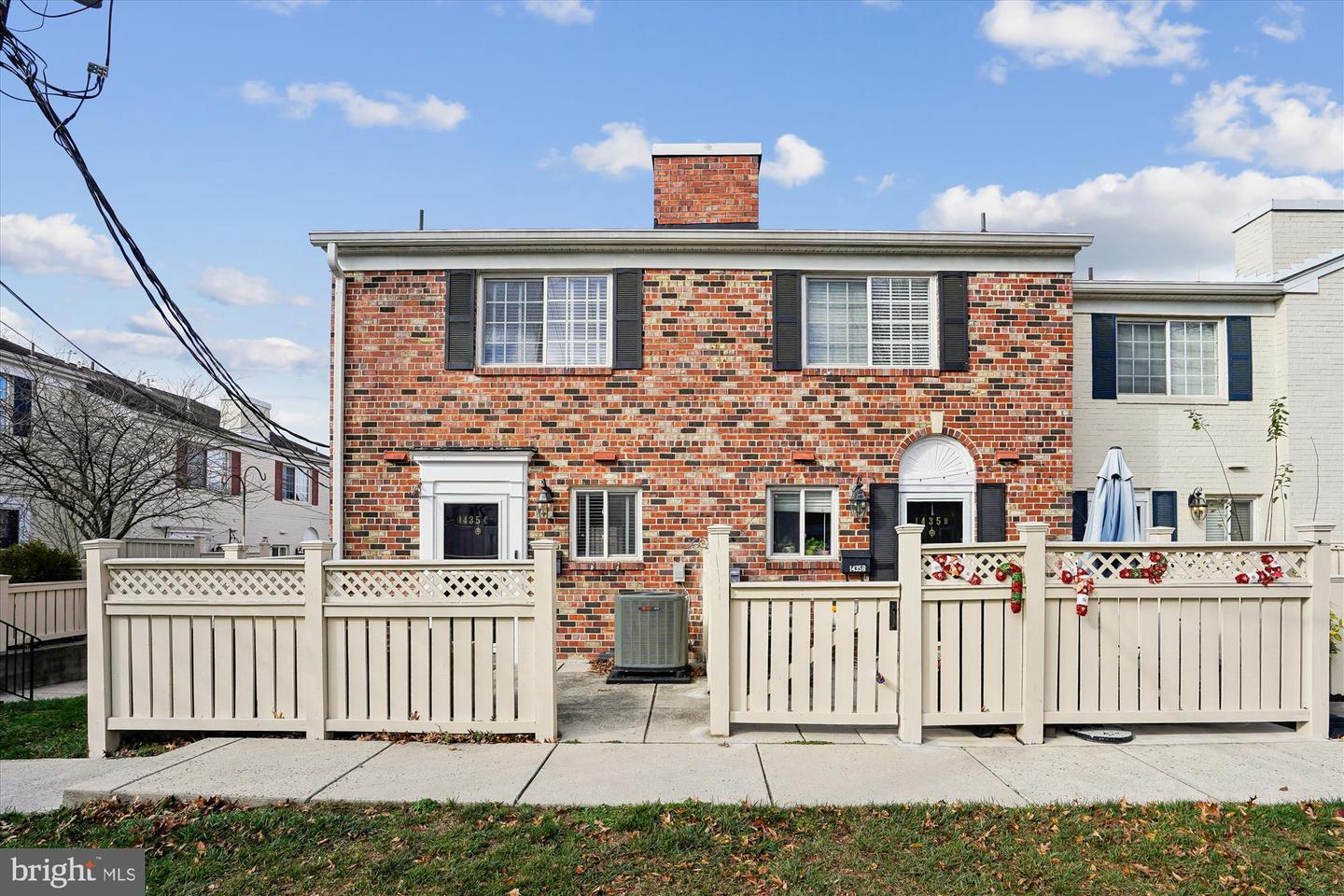 1435 N Van Dorn Street, Alexandria